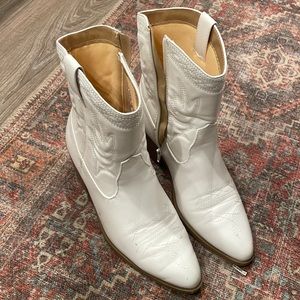 *Practically Brand New Worn Once* White Cowgirl Boots with short heel